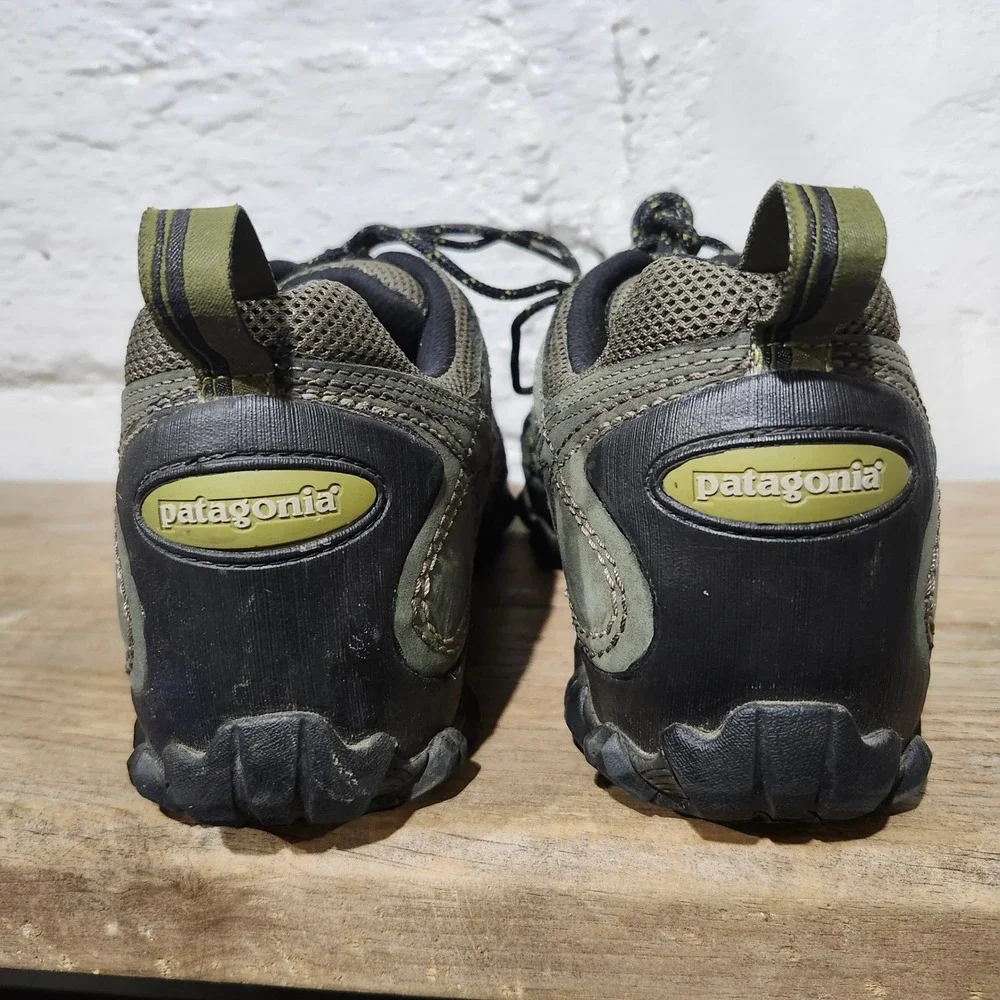 Patagonia Drifter Beluga / Willow Mens 8.5 Waterproof Hiking Shoes Olive Vibram